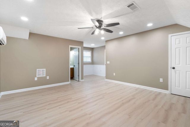 759 stoneview Drive, Hoschton, GA 30548