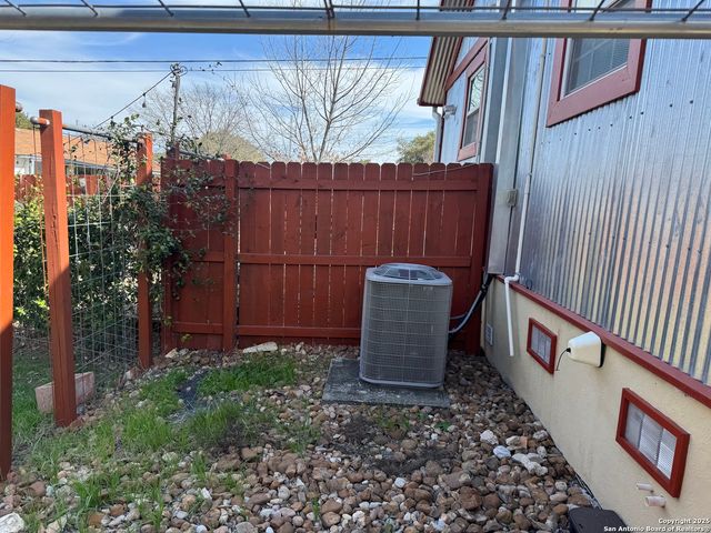 401 Dora St Apt 2, San Antonio, TX 78212