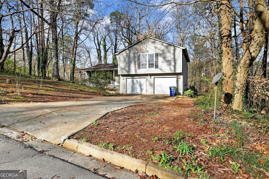 629 Waterview Court, Stone Mountain, GA 30088