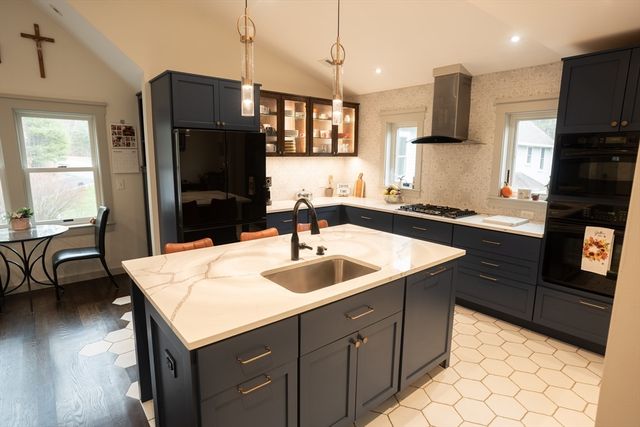 8 Stearns Road, Upton, MA 01568