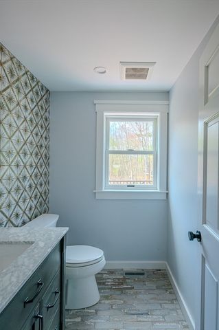 8 Stearns Road, Upton, MA 01568
