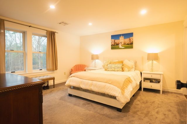 8 Stearns Road, Upton, MA 01568