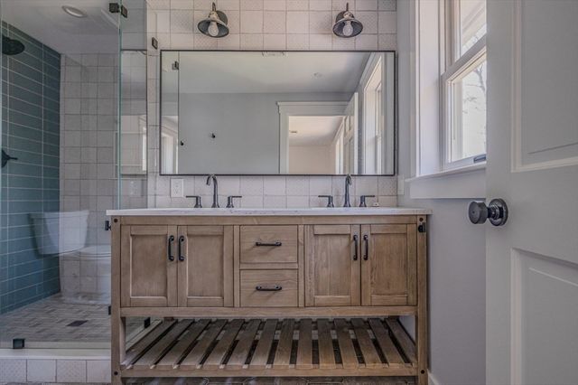 8 Stearns Road, Upton, MA 01568