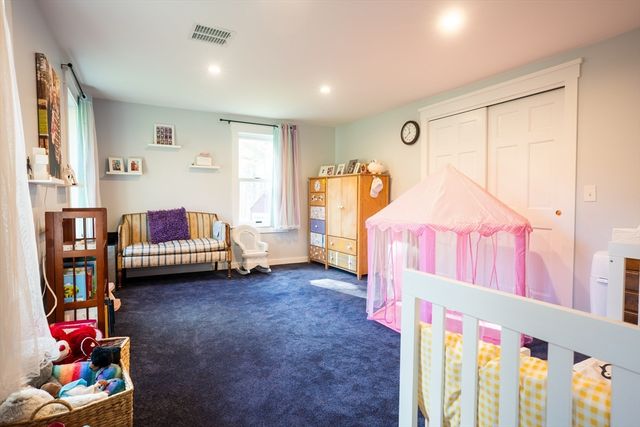 8 Stearns Road, Upton, MA 01568