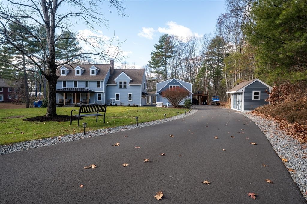 8 Stearns Road, Upton, MA 01568