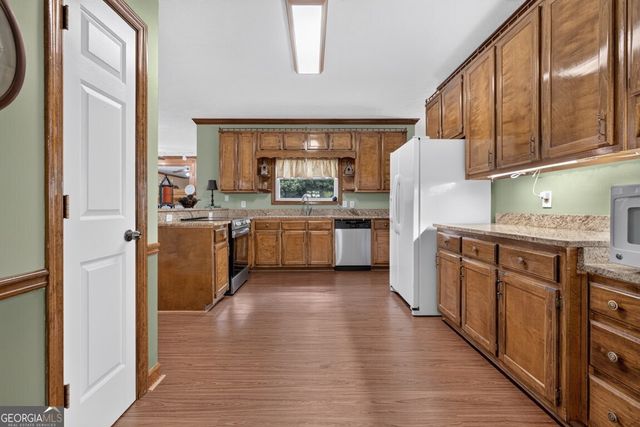 2058 Lakewood Circle, Grayson, GA 30017