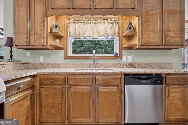 2058 Lakewood Circle, Grayson, GA 30017