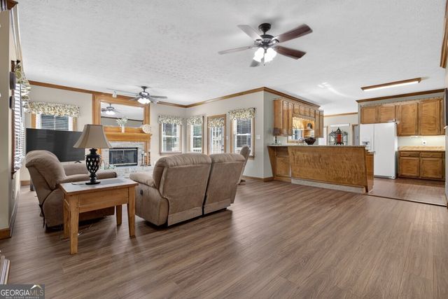2058 Lakewood Circle, Grayson, GA 30017