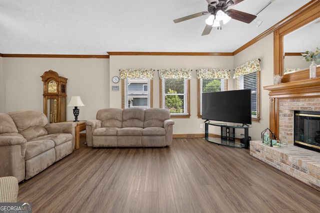 2058 Lakewood Circle, Grayson, GA 30017