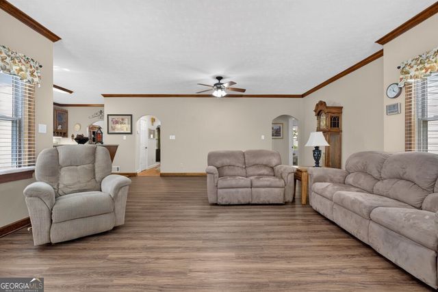 2058 Lakewood Circle, Grayson, GA 30017