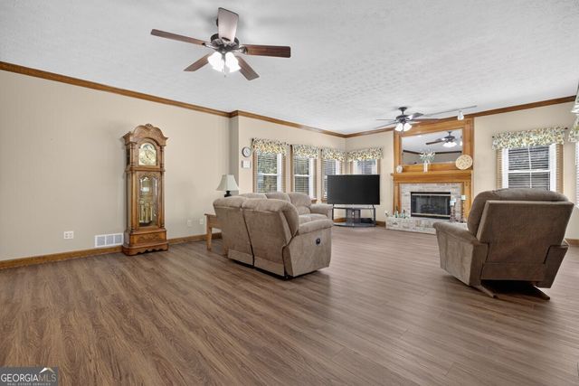 2058 Lakewood Circle, Grayson, GA 30017