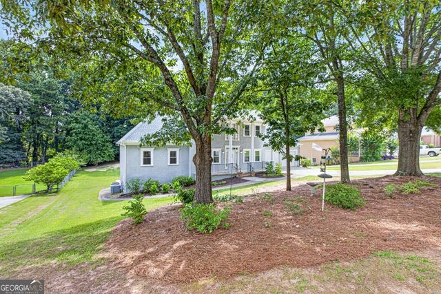 2058 Lakewood Circle, Grayson, GA 30017