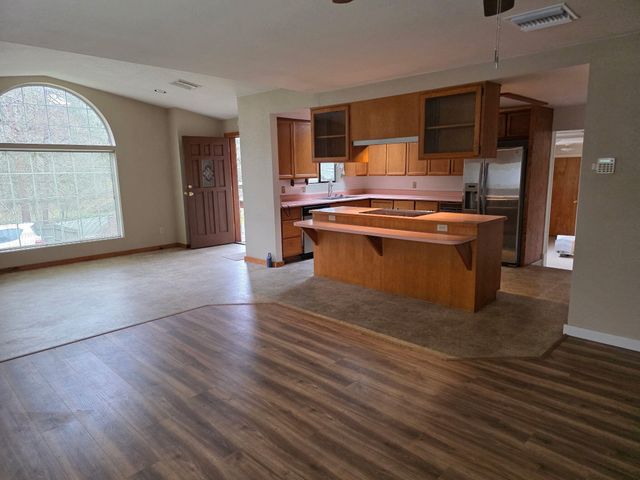 4090 Williams Highway, Grants Pass, OR 97527