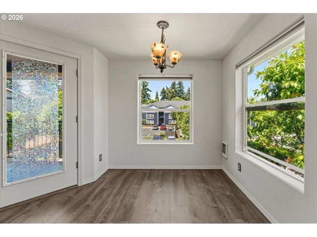 661 Ne 162ND Ave 301, Portland, OR 97230