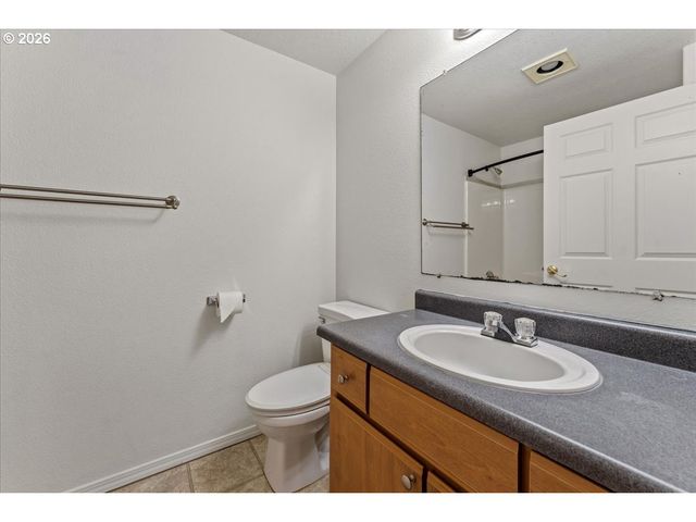 661 Ne 162ND Ave 301, Portland, OR 97230