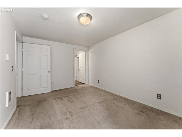 661 Ne 162ND Ave 301, Portland, OR 97230