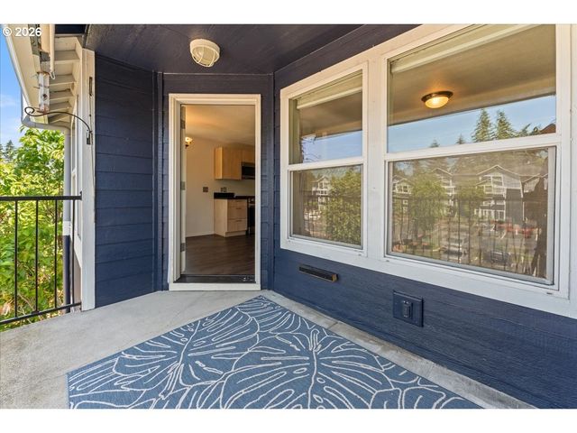 661 Ne 162ND Ave 301, Portland, OR 97230