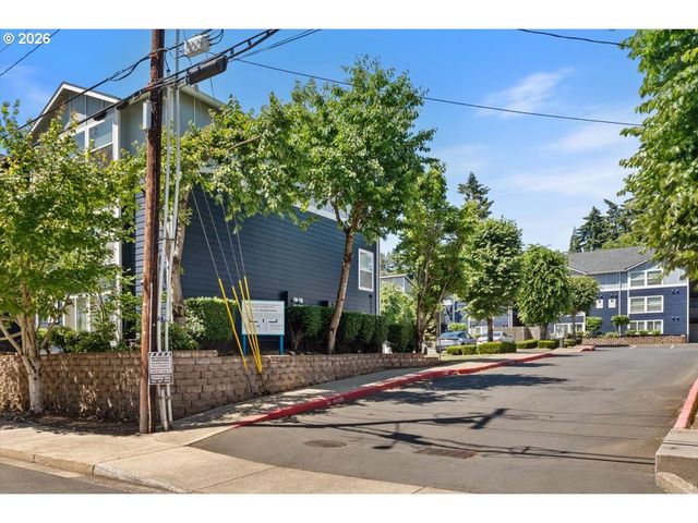 661 Ne 162ND Ave 301, Portland, OR 97230