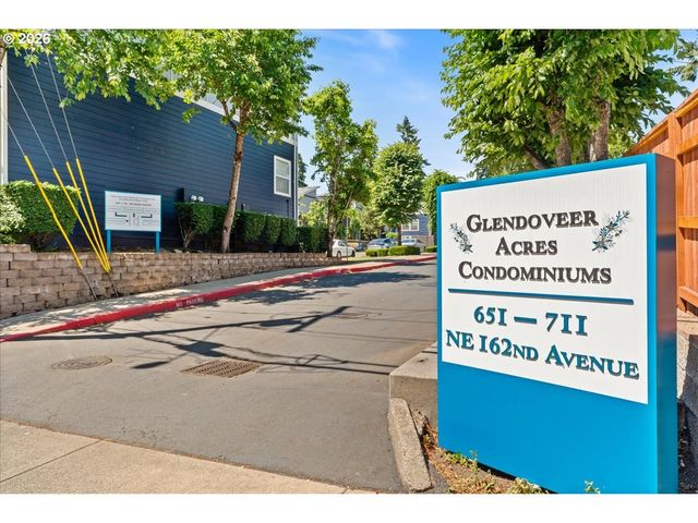 661 Ne 162ND Ave 301, Portland, OR 97230