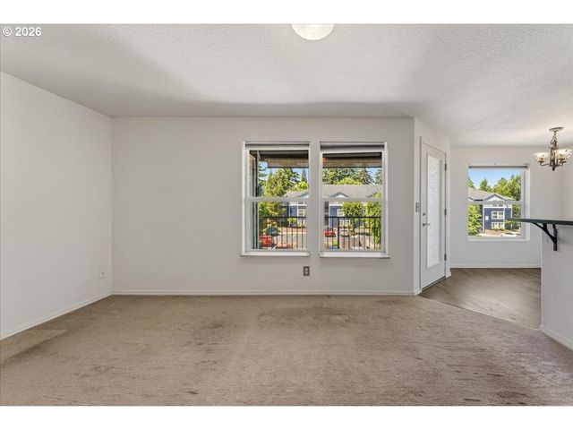 661 Ne 162ND Ave 301, Portland, OR 97230
