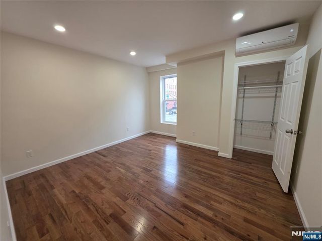 664 Bergen Avenue, Jersey City, NJ 07304