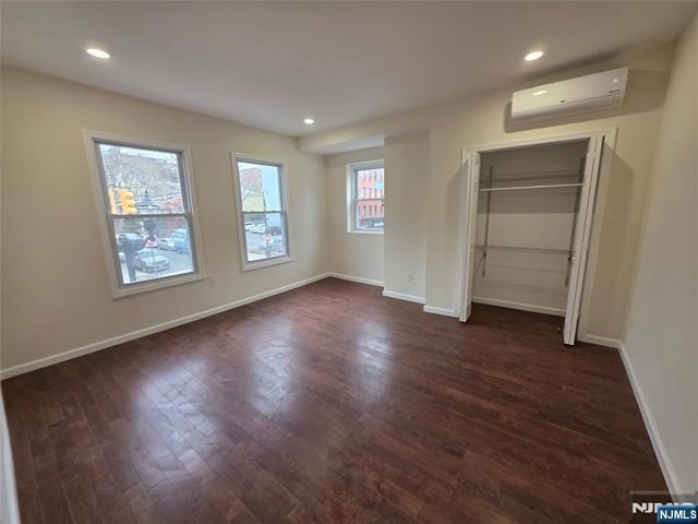 664 Bergen Avenue, Jersey City, NJ 07304