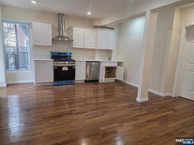 664 Bergen Avenue, Jersey City, NJ 07304
