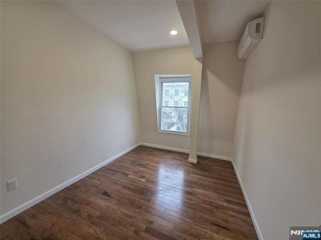 664 Bergen Avenue, Jersey City, NJ 07304