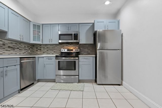 2 Ann St N308, Clifton City, NJ 07013