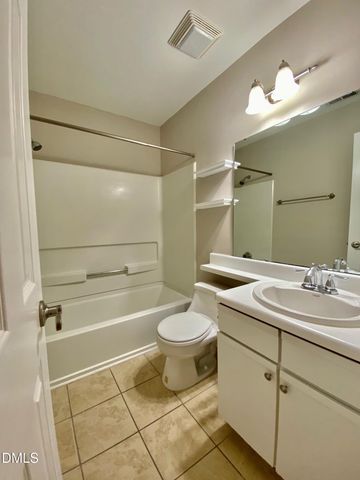 1001 Kingswood Drive I, Chapel Hill, NC 27514