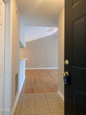 1001 Kingswood Drive I, Chapel Hill, NC 27514