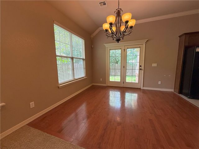 108 Granada Avenue, Fayetteville, AR 72703