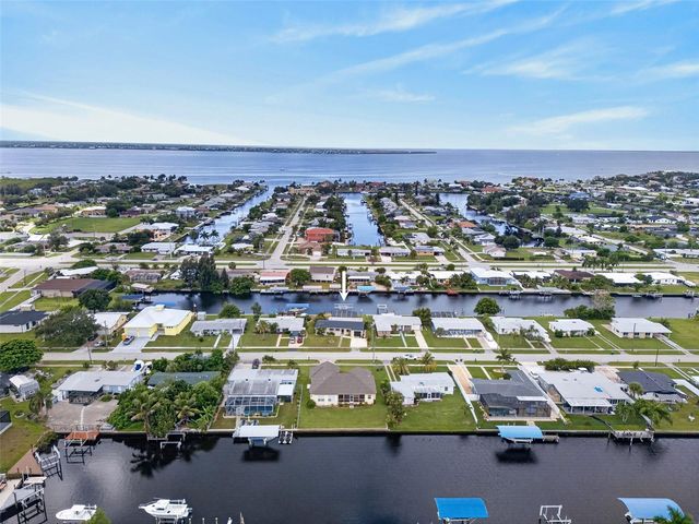 530 LINDLEY TERRACE, Port Charlotte, FL 33952