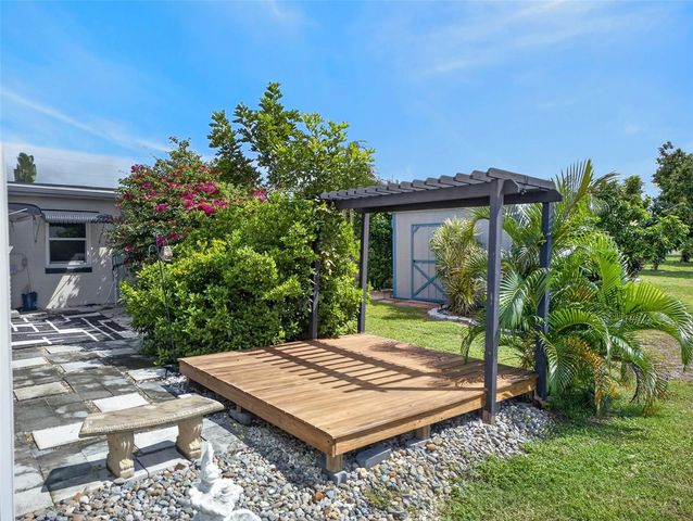 530 LINDLEY TERRACE, Port Charlotte, FL 33952