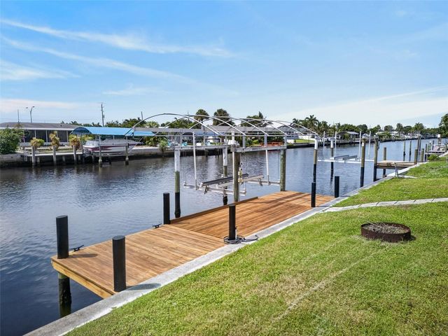 530 LINDLEY TERRACE, Port Charlotte, FL 33952