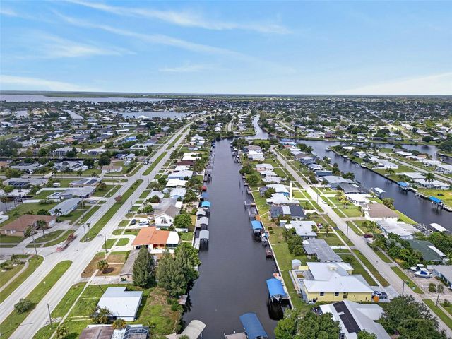 530 LINDLEY TERRACE, Port Charlotte, FL 33952