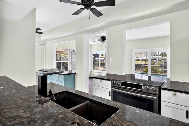 530 LINDLEY TERRACE, Port Charlotte, FL 33952