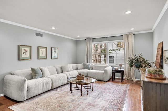 2 STRAFFORD CT, Medford, NJ 08055