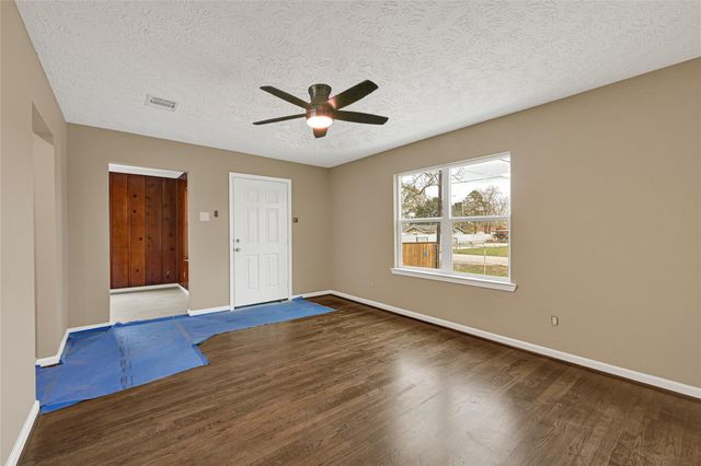 13210 Flagstaff Lane, Houston, TX 77049