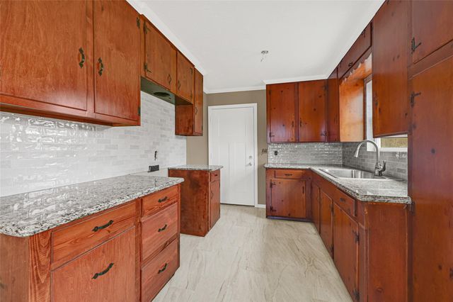 13210 Flagstaff Lane, Houston, TX 77049