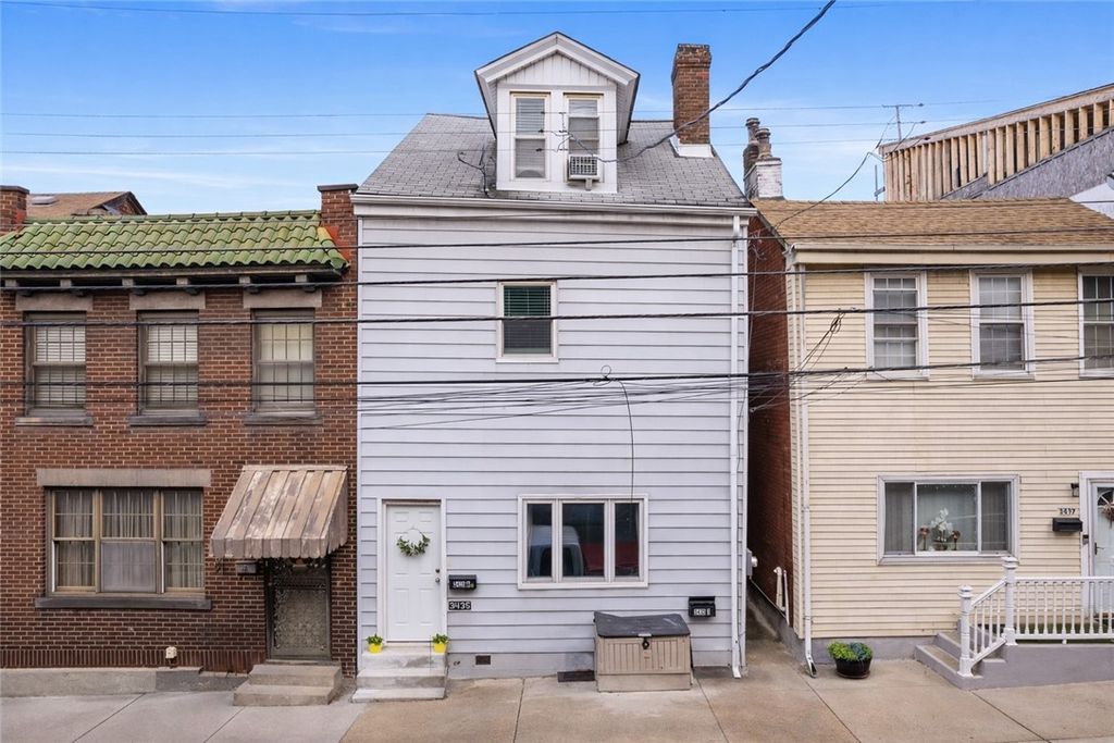 3435 Denny St, Lawrenceville, PA 15201