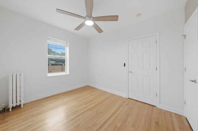 52 Forest Avenue 2N, Riverside, IL 60546