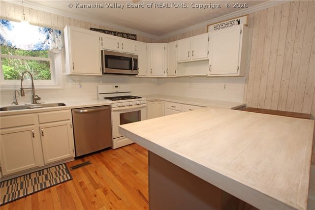 9 Wyman Drive, Charleston, WV 25312