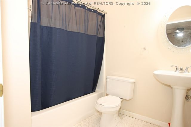9 Wyman Drive, Charleston, WV 25312