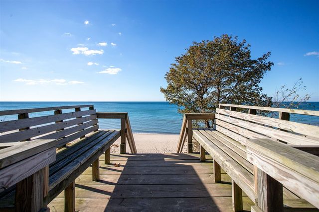 7409 Mitchell Court, South Haven, MI 49090
