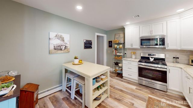 40 E Sherman Street, Monroe, NJ 08831