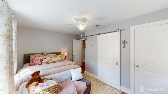 40 E Sherman Street, Monroe, NJ 08831