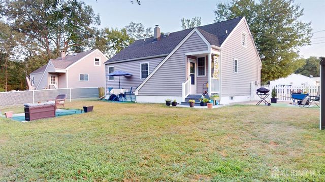 40 E Sherman Street, Monroe, NJ 08831