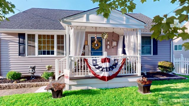 40 E Sherman Street, Monroe, NJ 08831