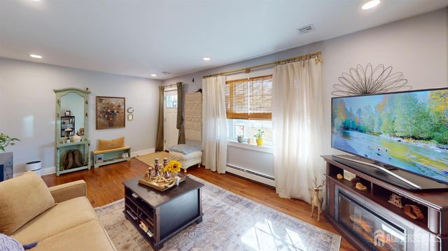 40 E Sherman Street, Monroe, NJ 08831